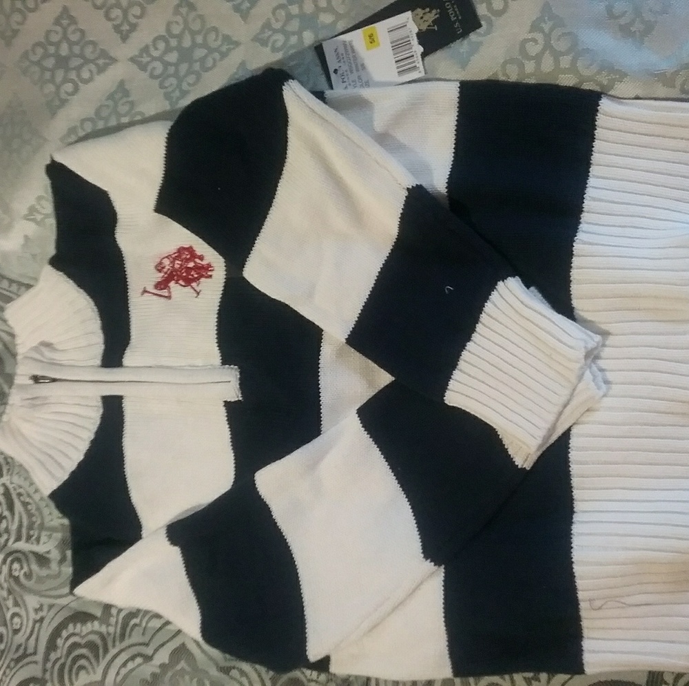 Sweatshirt